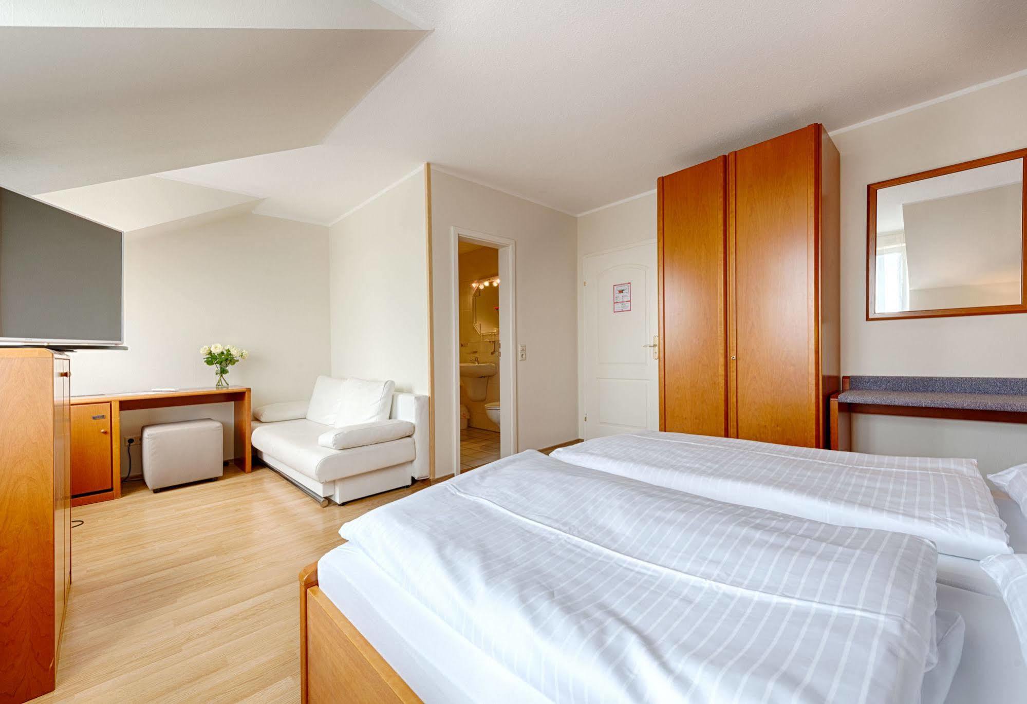 Dom Hotel ゲッシャー エクステリア 写真